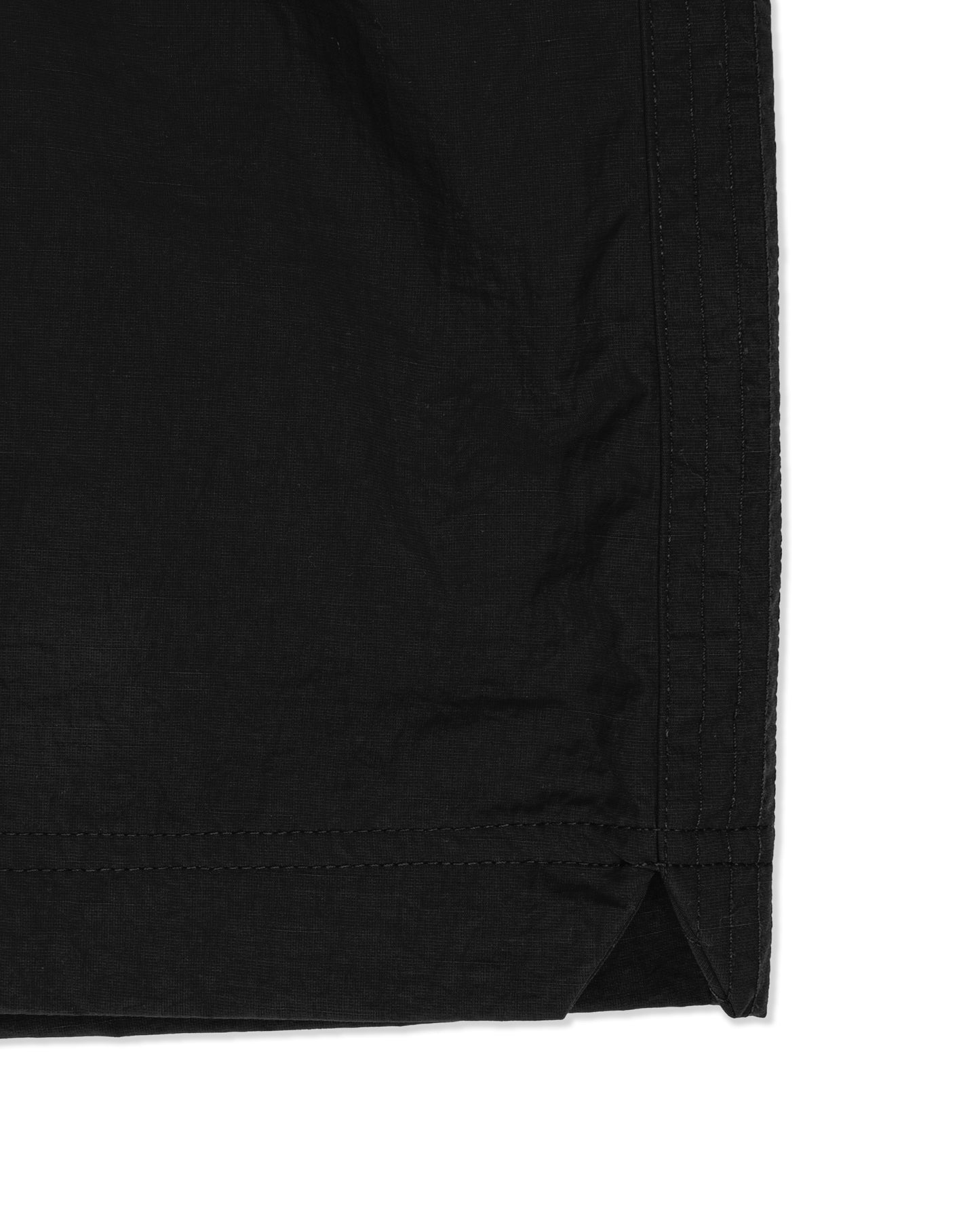 Levents® Classic Wrinkle Nylon Cargo ShortPants/ Black